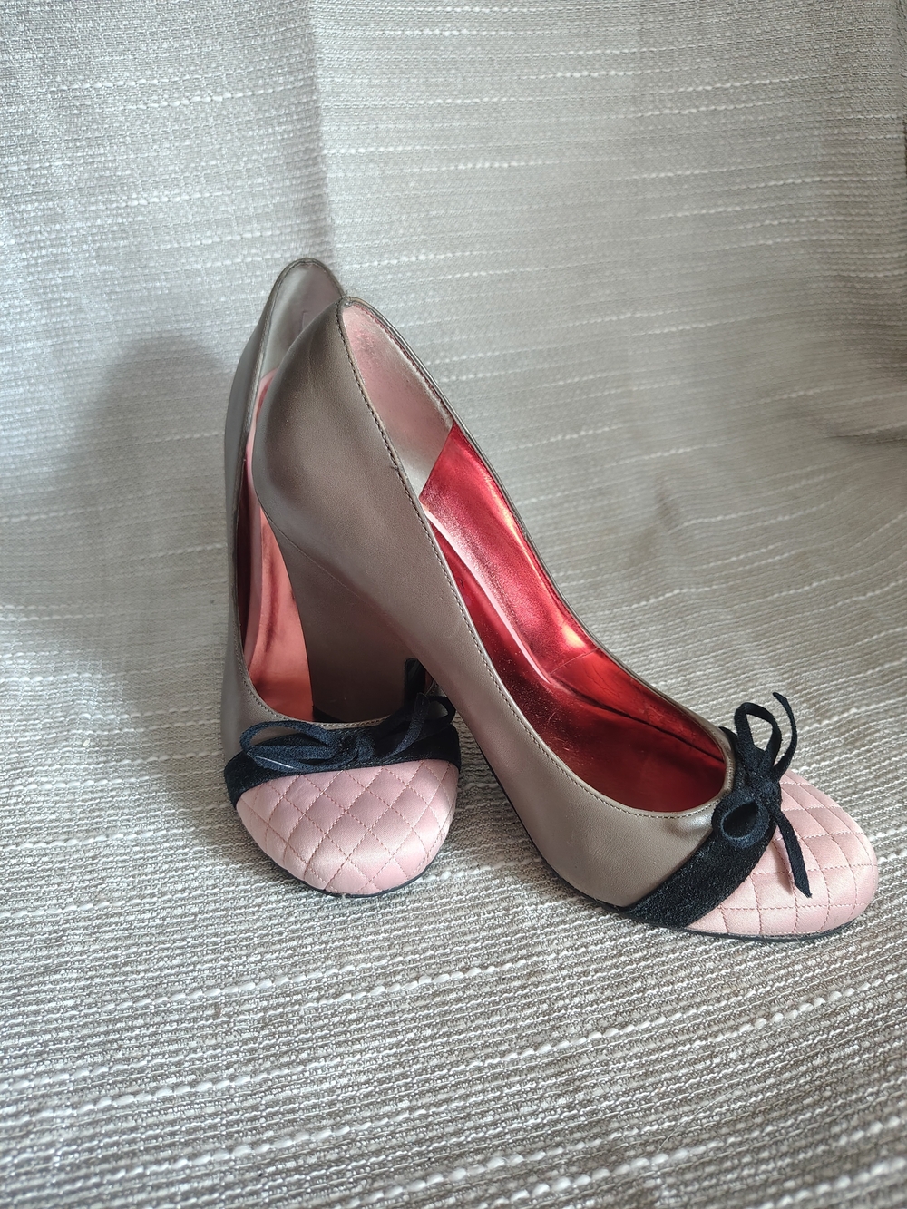 Dolls by Nina Gray Leather Bow Pumps Pink Quilted Cap Toe Heels Size 8